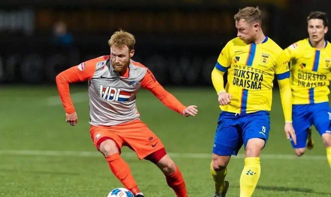 一下比赛中 一下比赛中