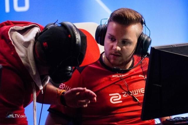 释了足球的 释了足球的